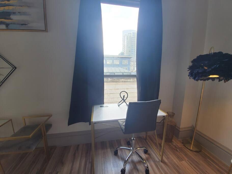 Industrial And Modern Studio For Two Gaslamp District! Perfectly Located Near Downtown! Your Away From Home!